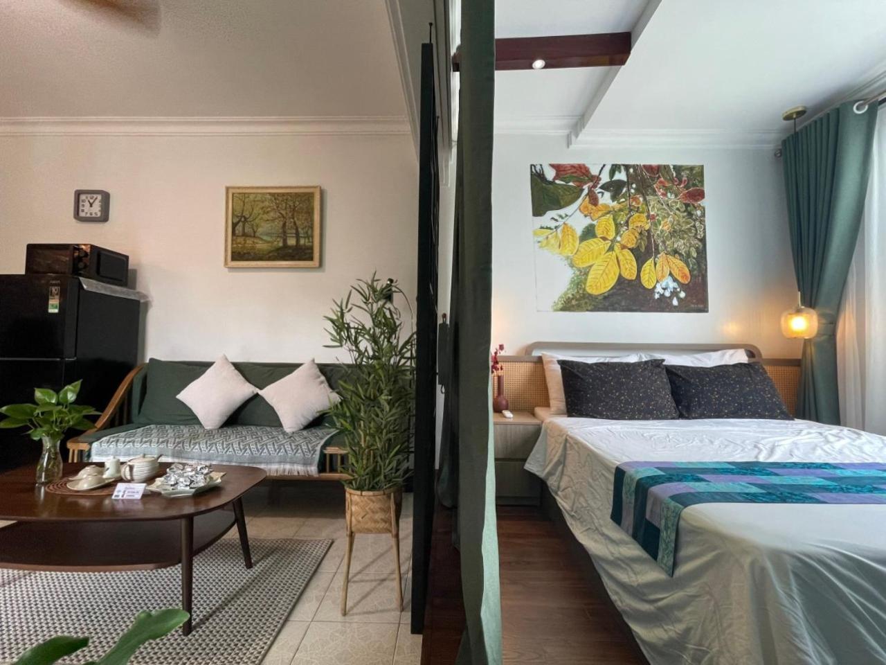 Amazing View, Natural View, 3' To Hoan Kiem Lake, Free Wifi, Netflix, 2 Beds, 1 Toilet-2 Showers Apartment *