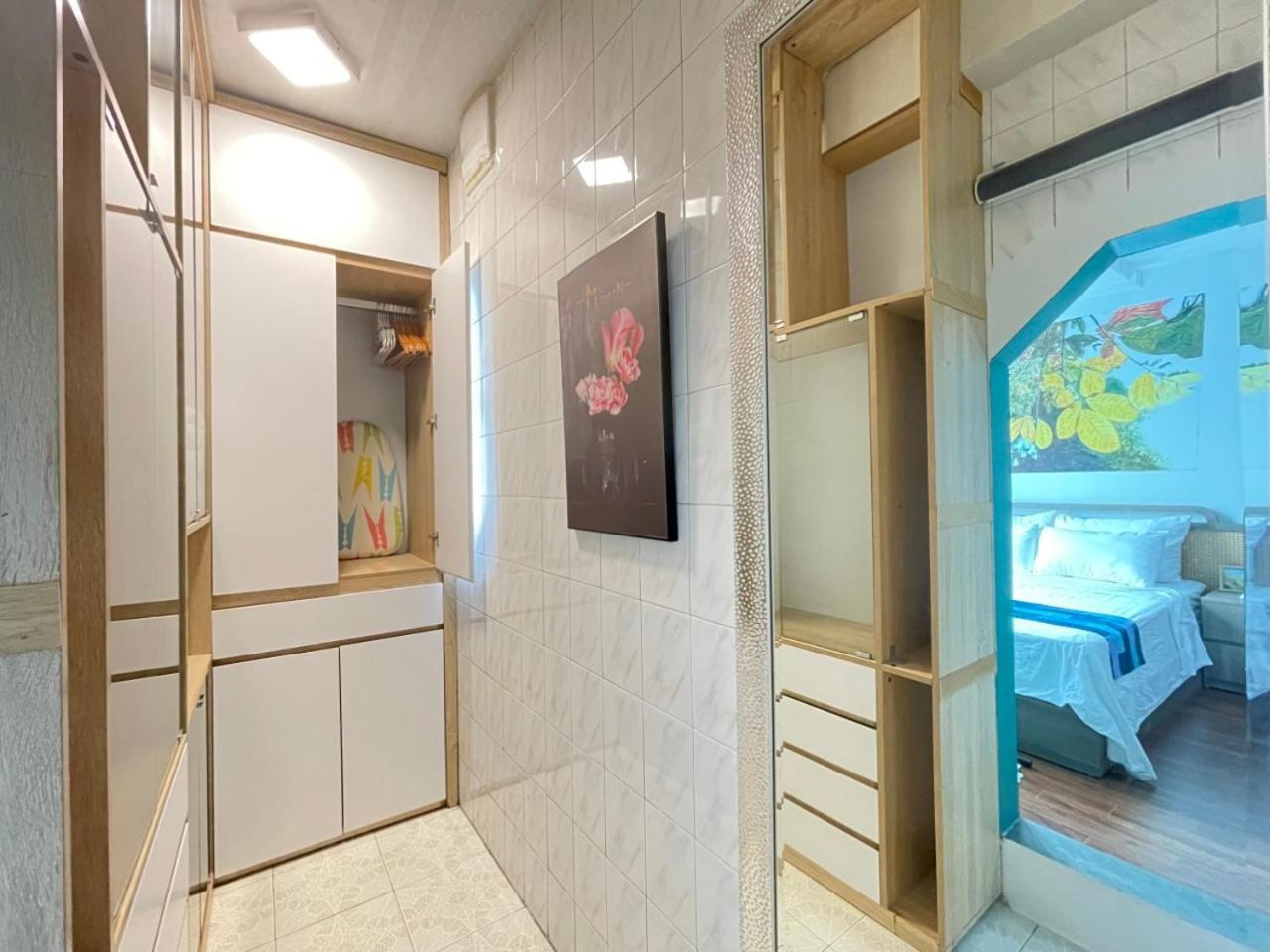 Amazing View, Natural View, 3' To Hoan Kiem Lake, Free Wifi, Netflix, 2 Beds, 1 Toilet-2 Showers *