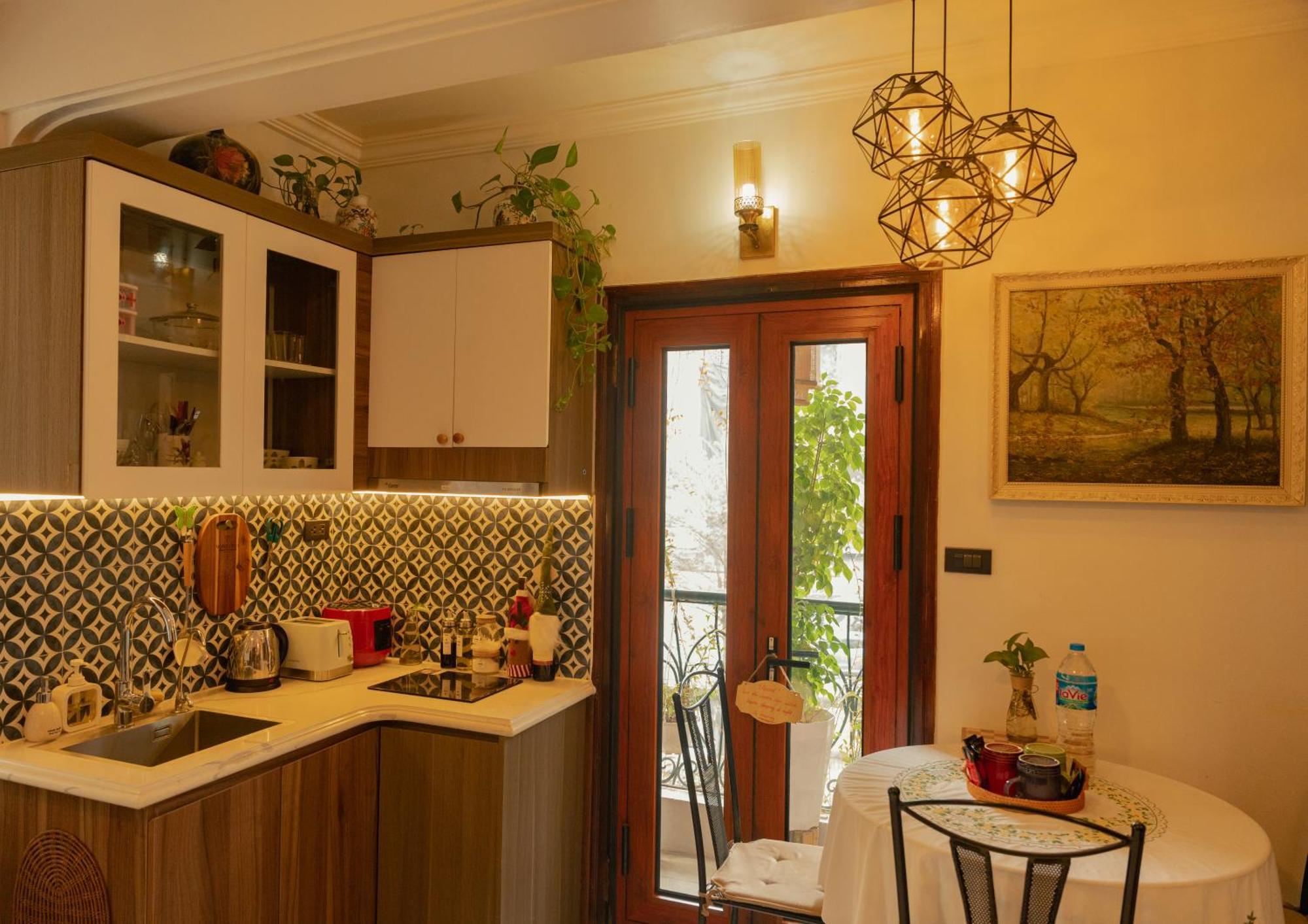 Apartment Amazing View, Natural View, 3' To Hoan Kiem Lake, Free Wifi, Netflix, 2 Beds, 1 Toilet-2 Showers Hanoi